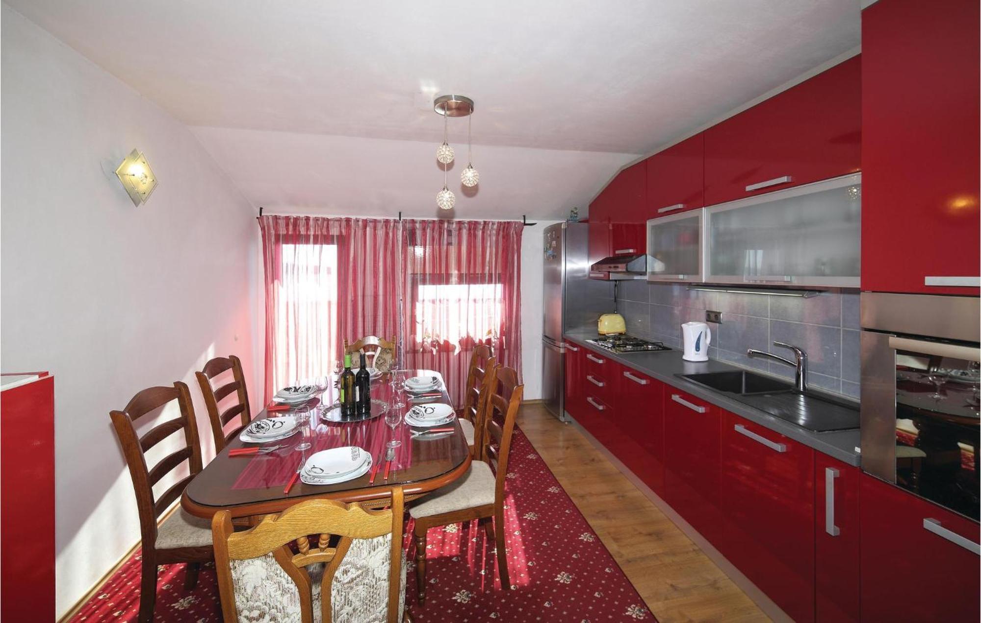 Three-Bedroom Apartment in Kastel Kambelovac Kaštela Buitenkant foto